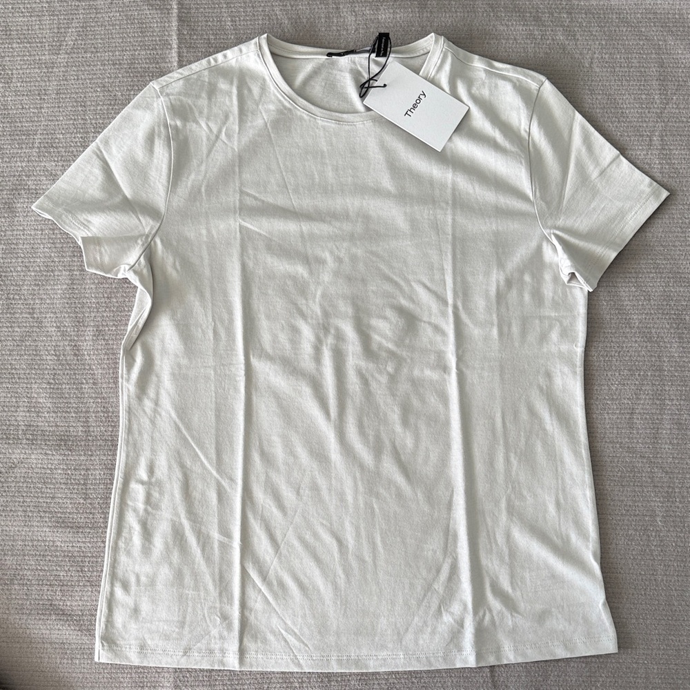 Theory Classic White Short Sleeve Tee